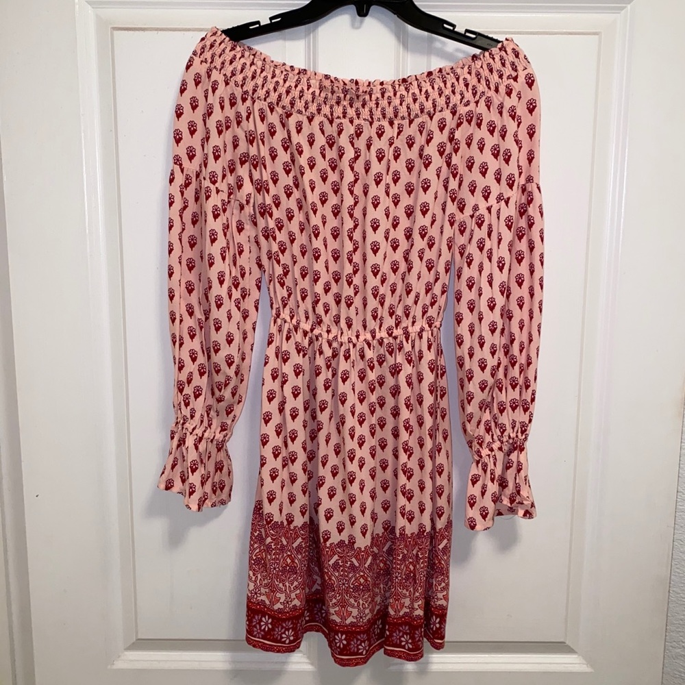 🌸GUC Hollister Off-the-Shoulder Long Sleeve Dress